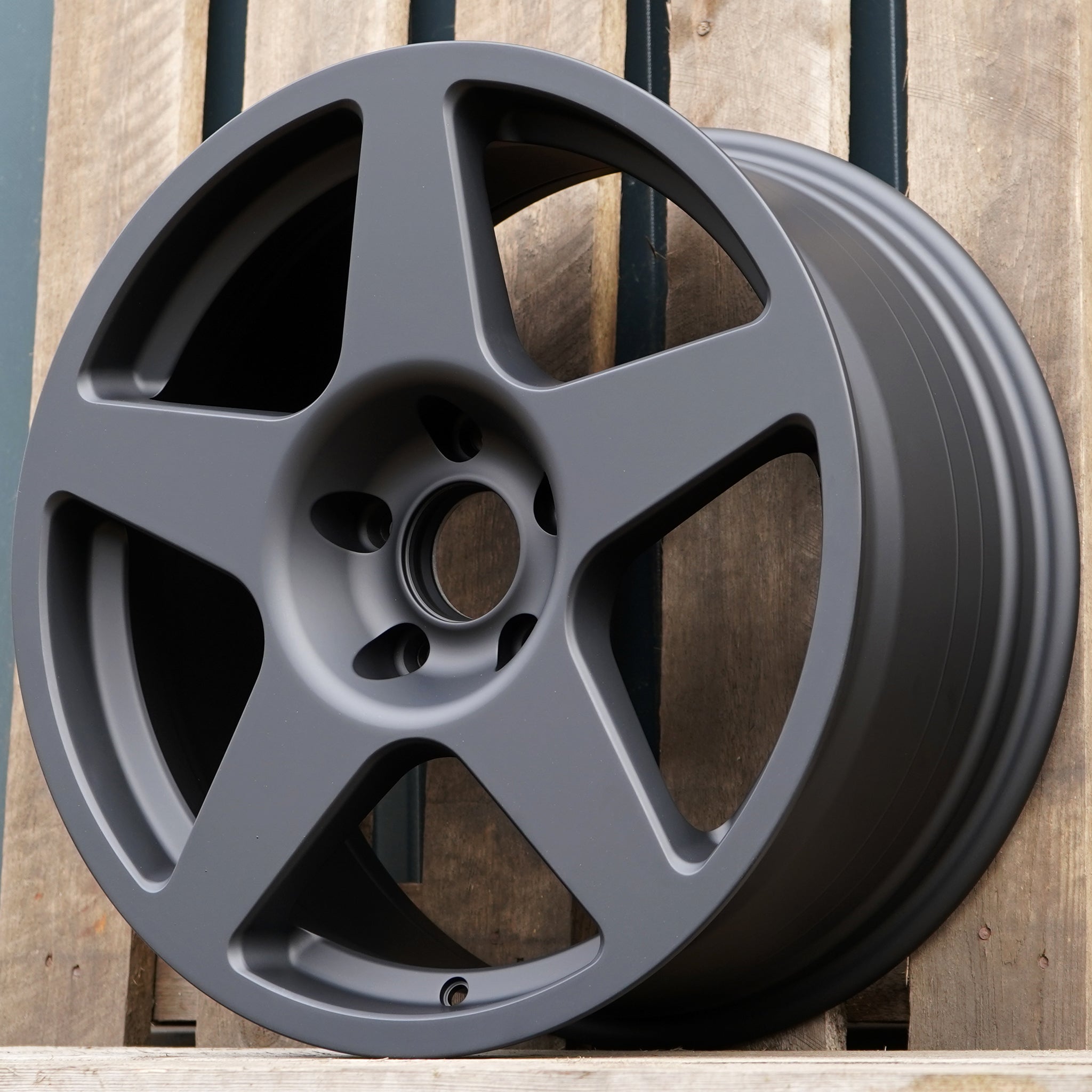 Calibre Five 18" Wheel Package for Volkswagen Transporter T6 (2015+)